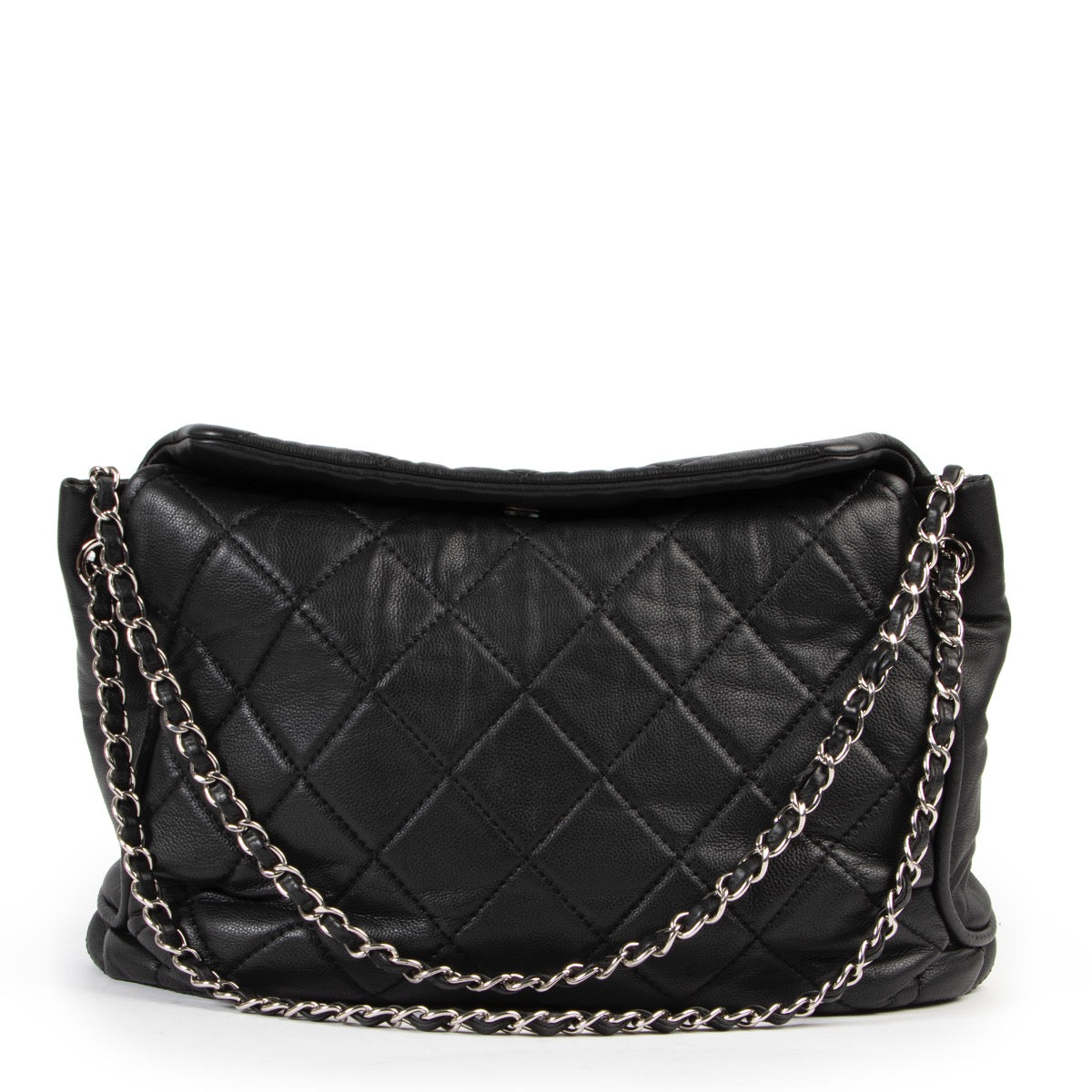 Buy this Chanel Black Shoulder Bag for a reasonable price in good condition online or in store at Labellov Antwerp