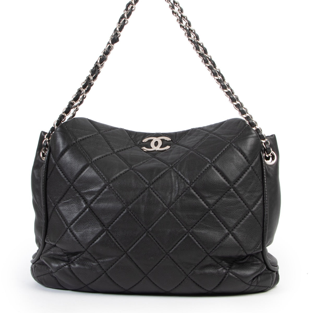 Buy this Chanel Black Shoulder Bag for a reasonable price in good condition online or in store at Labellov Antwerp