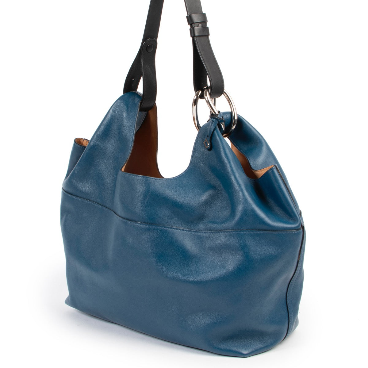 Buy this Delvaux Givry With Me Blue Bag in good condition only at Labellov for a reasonable price. Buy and sell your authentic designer items from different brands at Labellov online or in store.