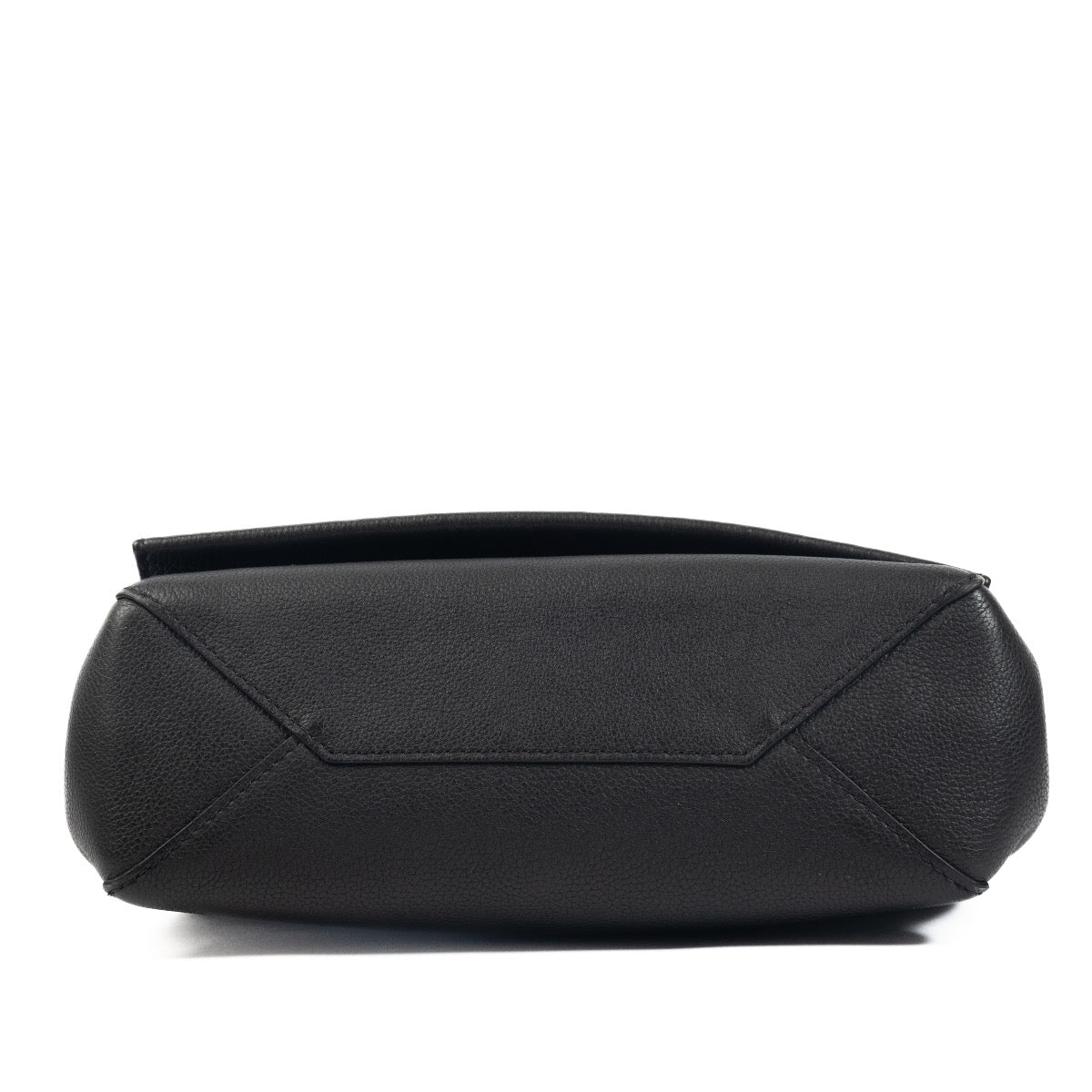 Shop safe online at Labellov in Antwerp, Brussels and Knokke this 100% authentic second hand Louis Vuitton Black Lockme Crossbody