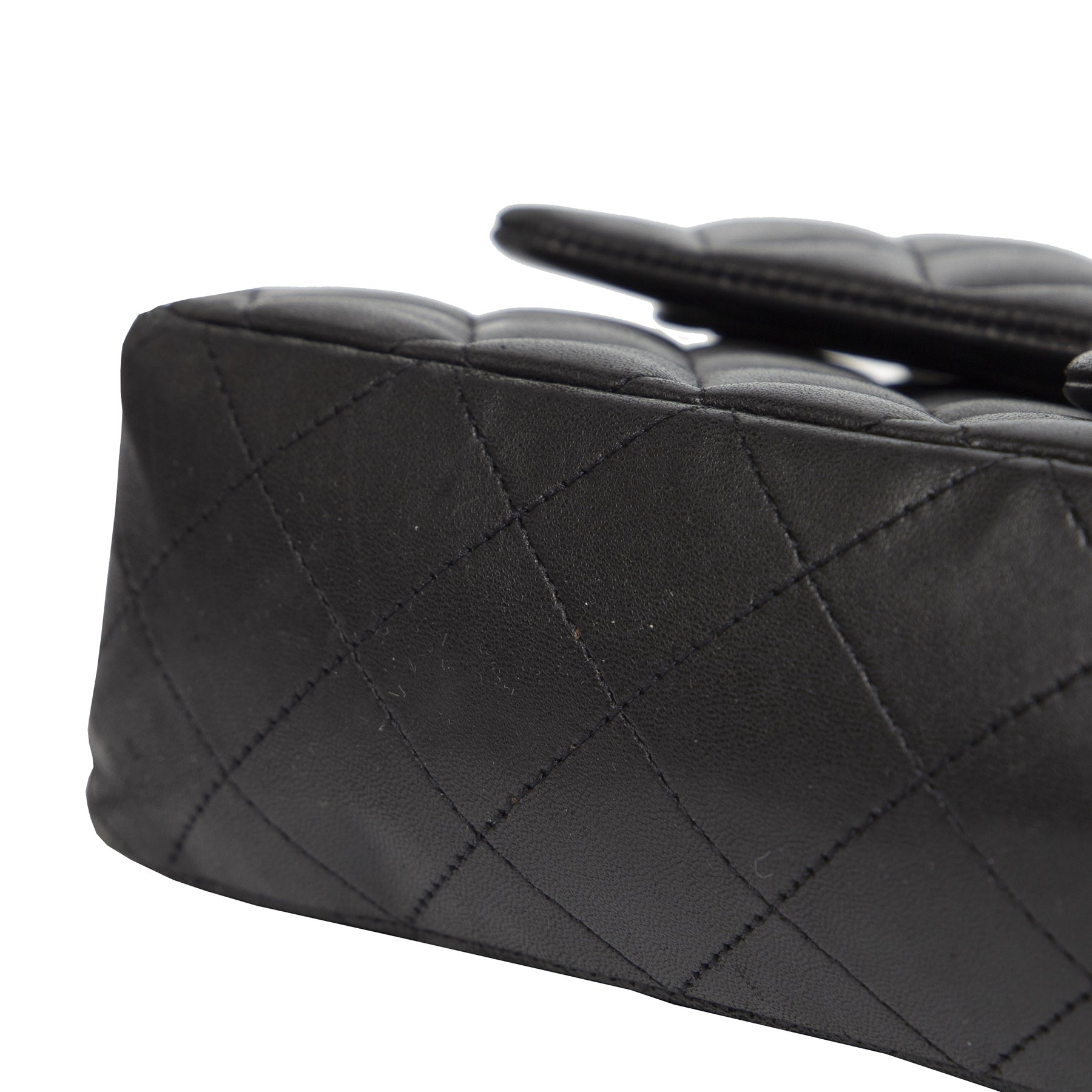 Te koop aan de beste prijs Chanel Medium Classic Black Quilted Double Flap Lambskin Bag