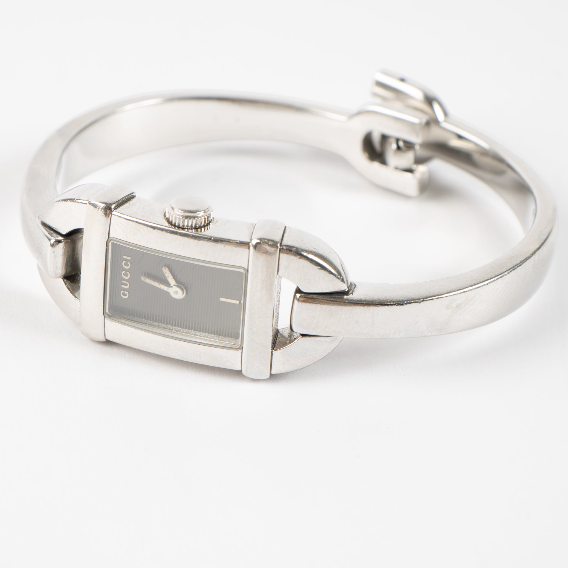 Shop the 100% authentic Gucci by Tom Ford Steel Watch second hand on Labellov.com!
