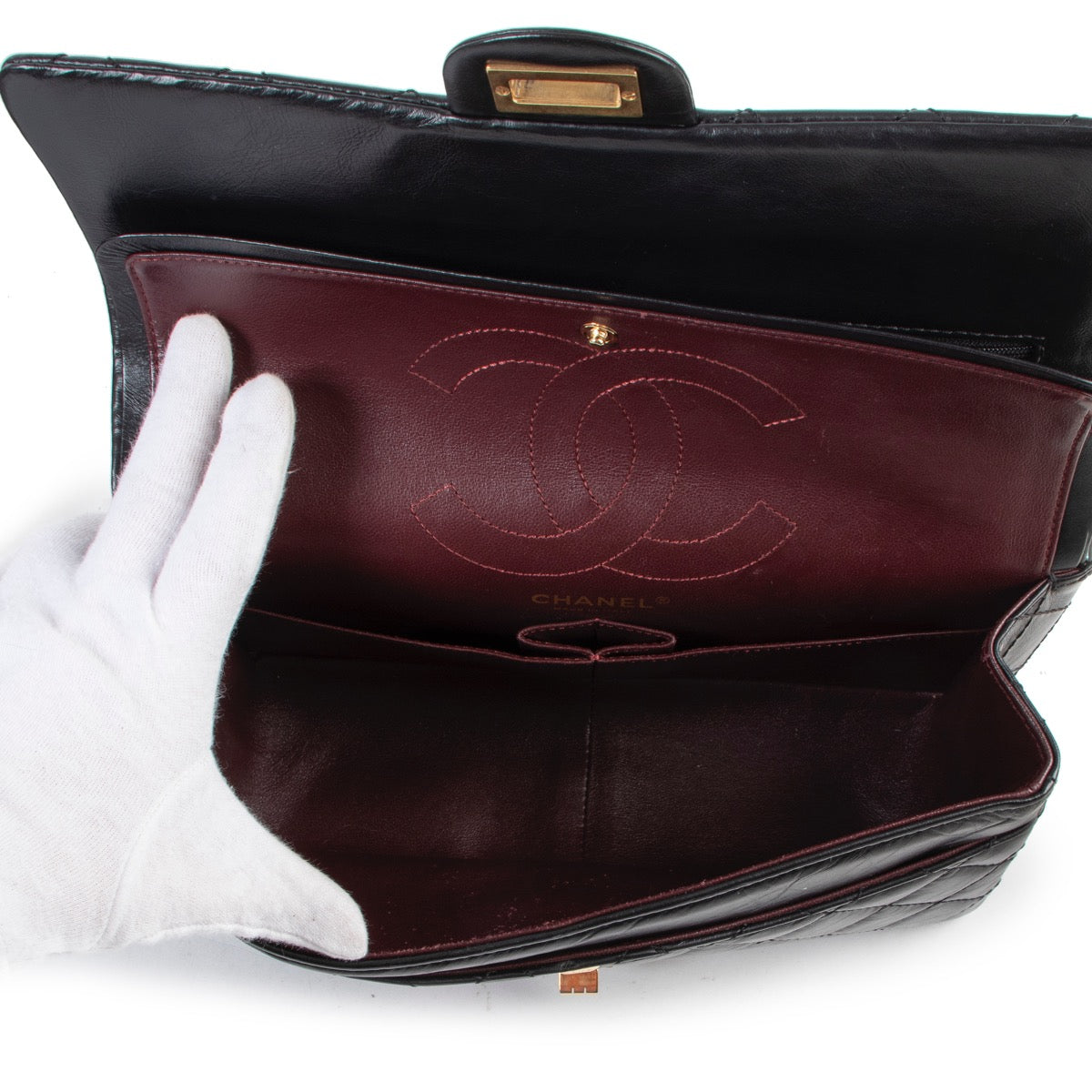 koop veilig online tweedehands Chanel Black Quilted Calfskin Reissue 226 Shoulder Bag