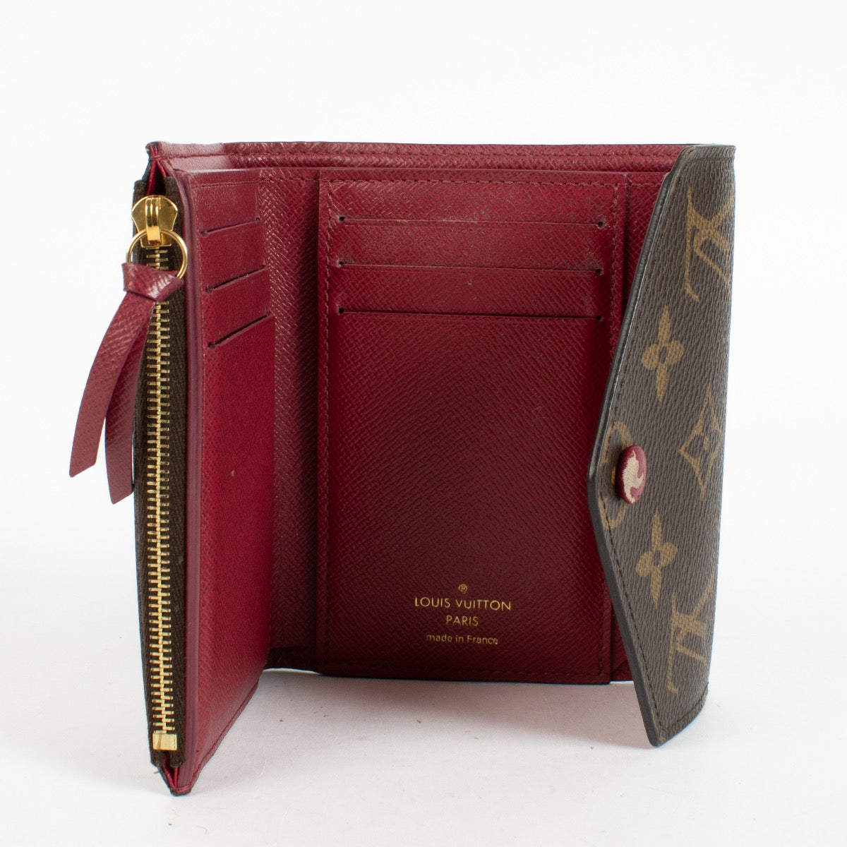 Shop the Louis Vuitton Monogram Victorine Wallet second hand on Labellov.com