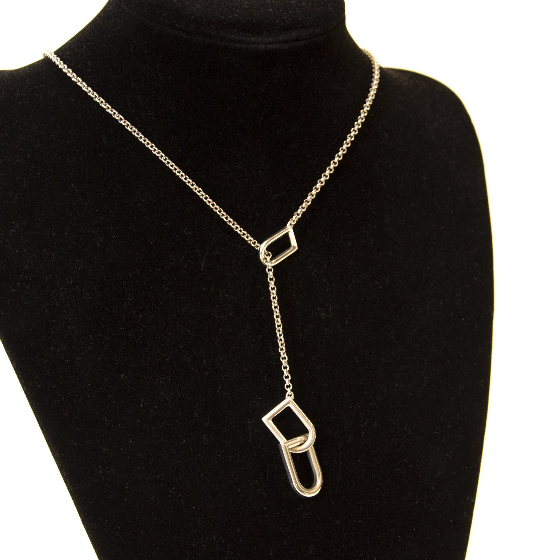 Authentique seconde main vintage Delvaux Silver D Necklace achète en ligne webshop LabelLOV