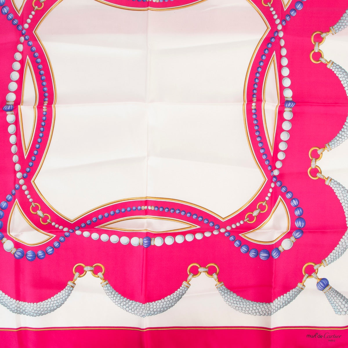 Shop safe online at Labellov in Antwerp this 100% authentic second hand Cartier Multicolor Silk Scarf