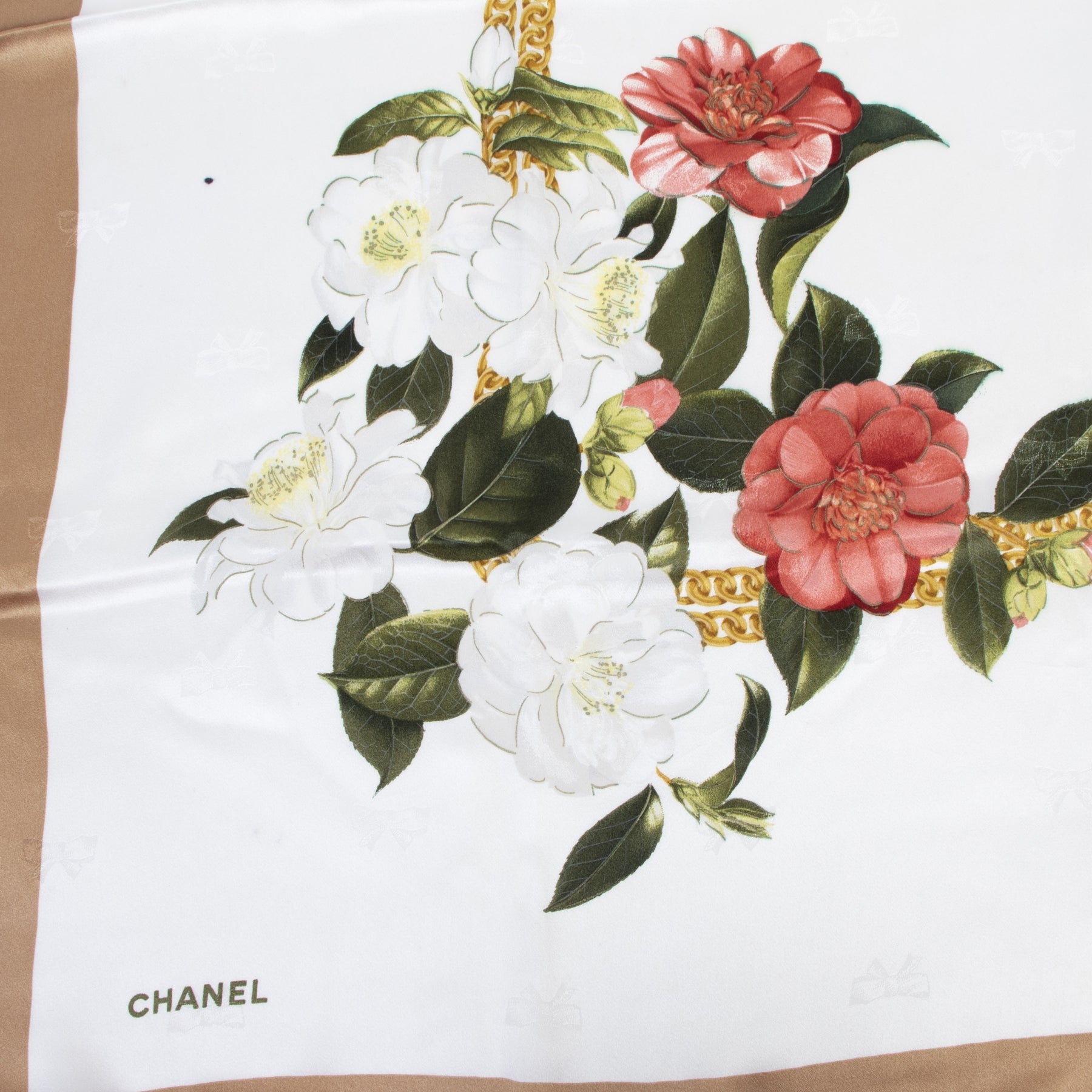 Authentieke tweedehands vintage Chanel Beige Flower Pattern Silk Scarf koop online webshop LabelLOV