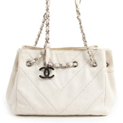Authentieke tweedehands Chanel handtas juiste prijs veilig online winkelen LabelLOV webshop luxe merken Antwerpen België mode fashion