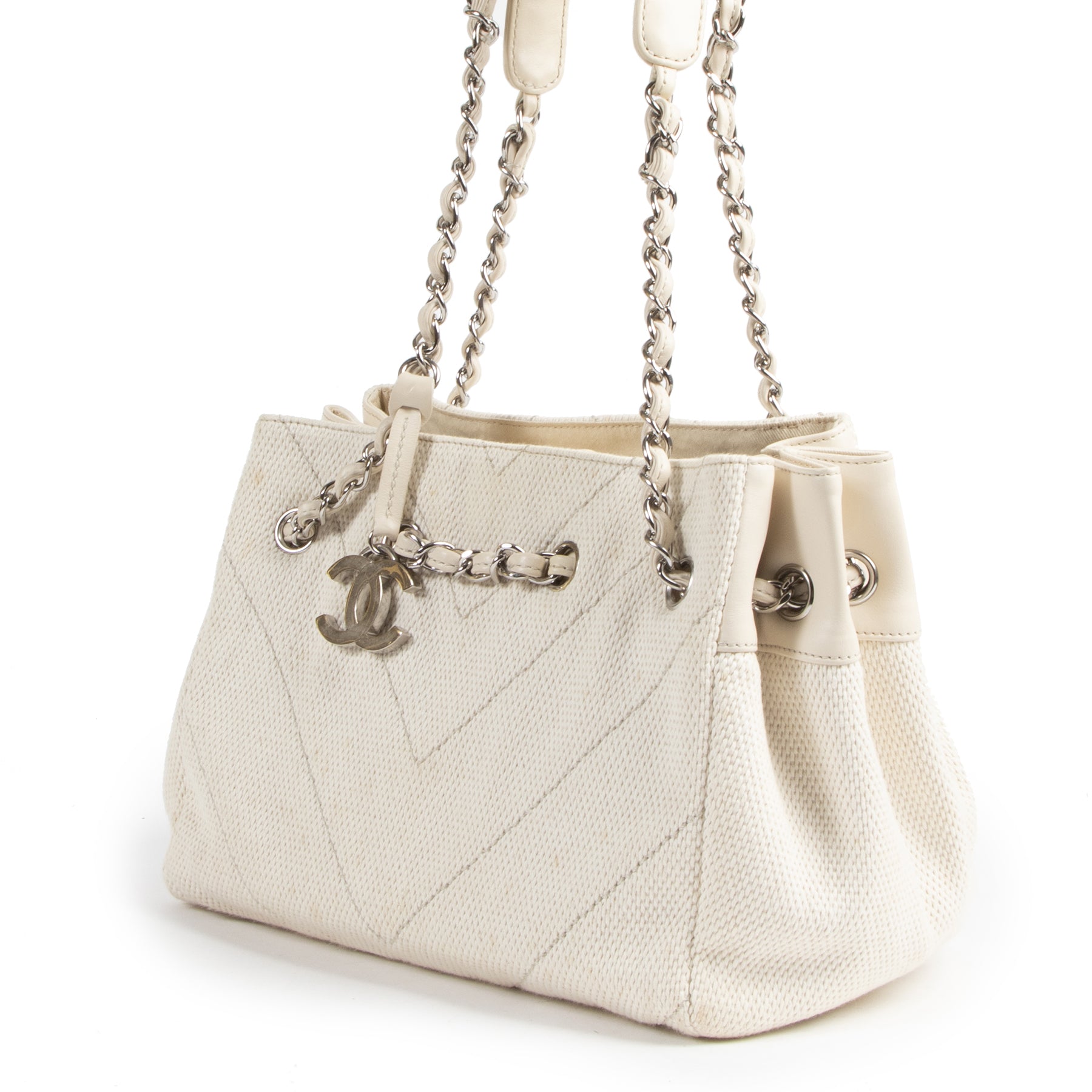 Authentic secondhand Chanel handbag designer bags luxury vintage webshop LabelLOV fashion safe secure online shopping