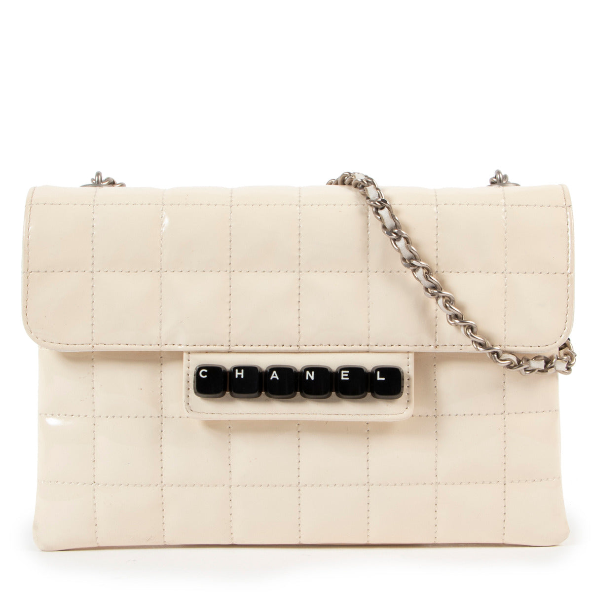 Sac Chanel Flap en Cuir Verni Crème avec Clavier
