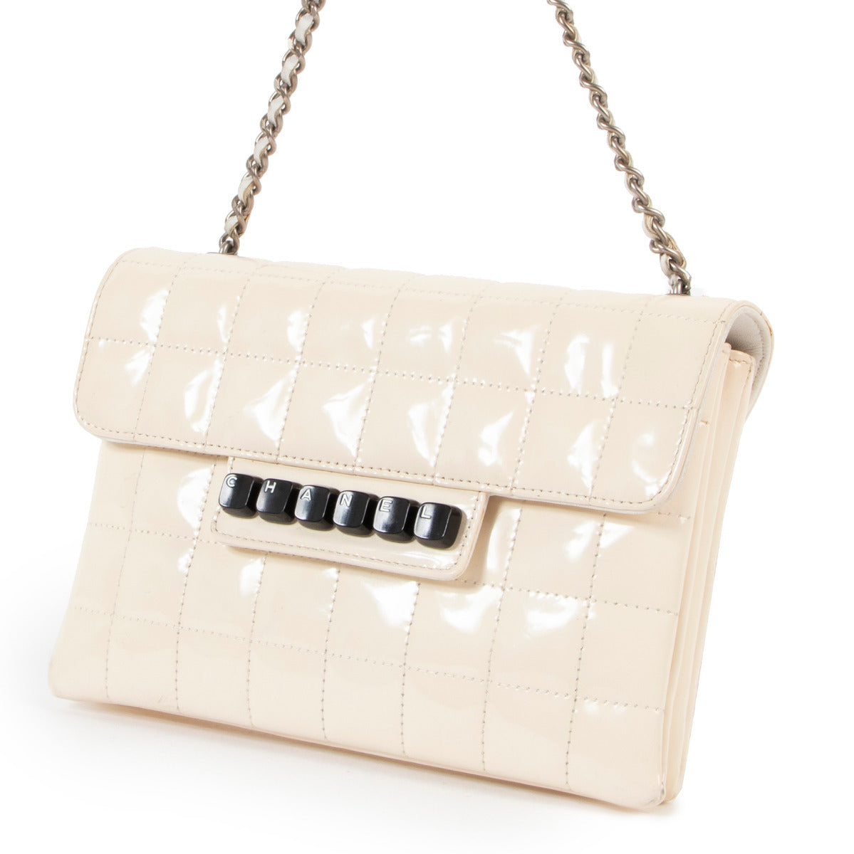 Sac Chanel Flap en Cuir Verni Crème avec Clavier