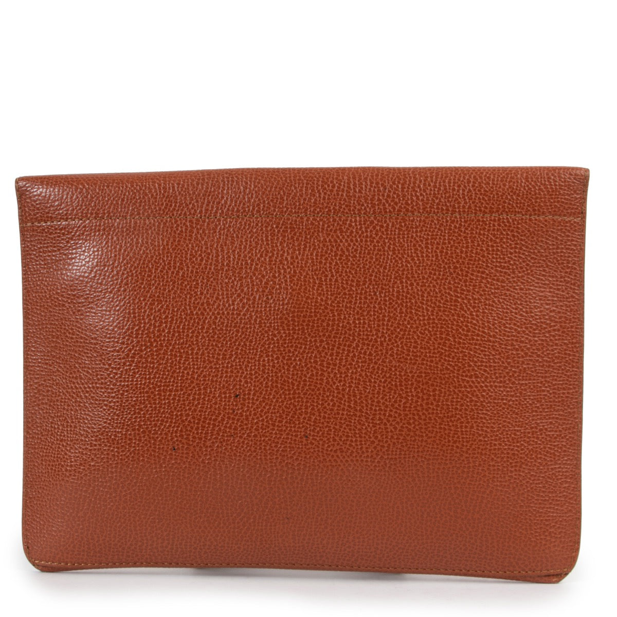 Shop safe online at Labellov in Antwerp this 100% authentic second hand Delvaux Cognac Enveloppe Clutch