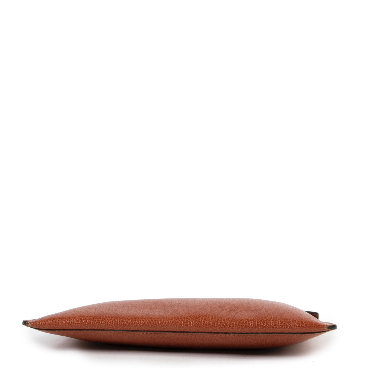 Shop safe online at Labellov in Antwerp this 100% authentic second hand Delvaux Cognac Enveloppe Clutch
