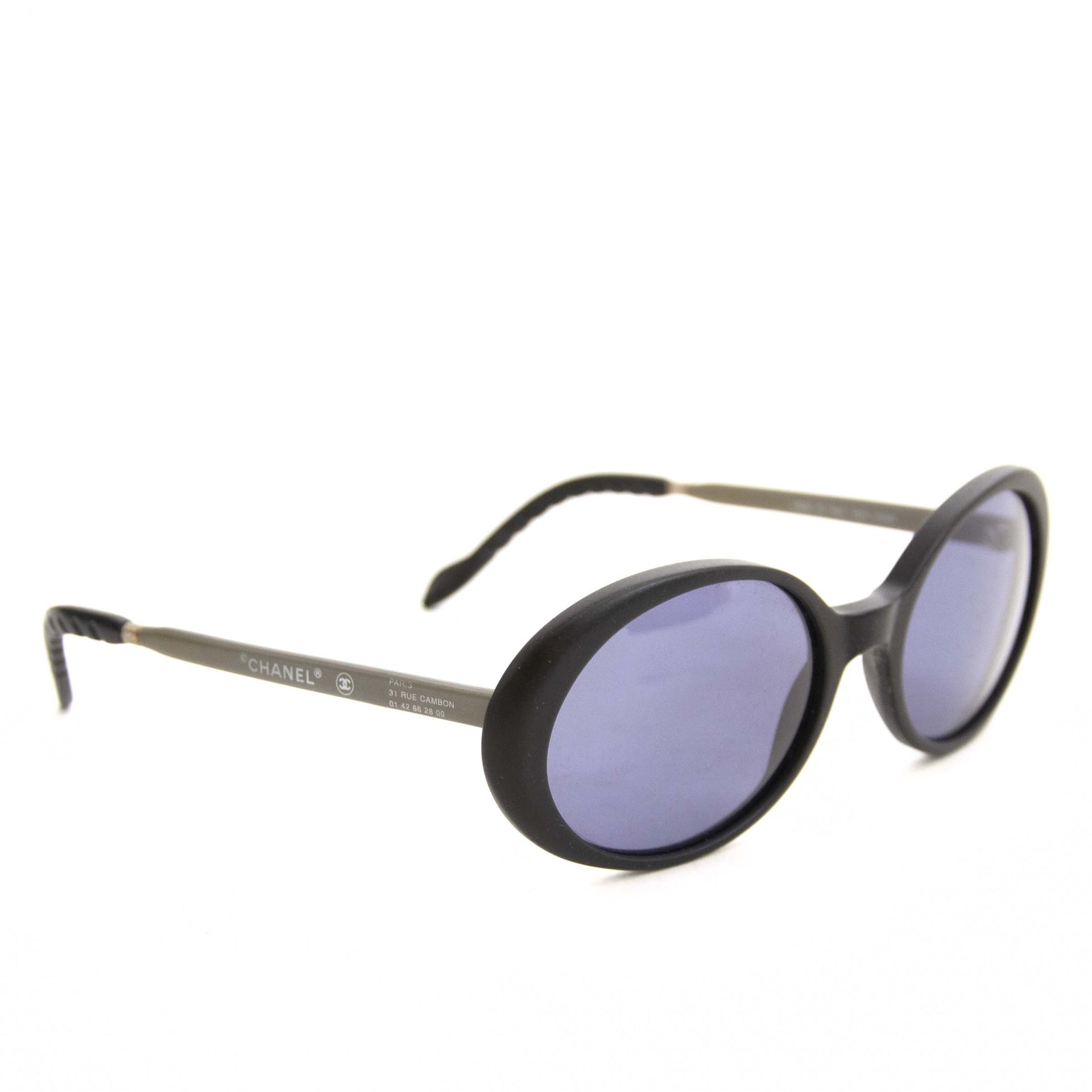 Authentique seconde main vintage Chanel Oval Sunglasses Black achète en ligne webshop LabelLOV