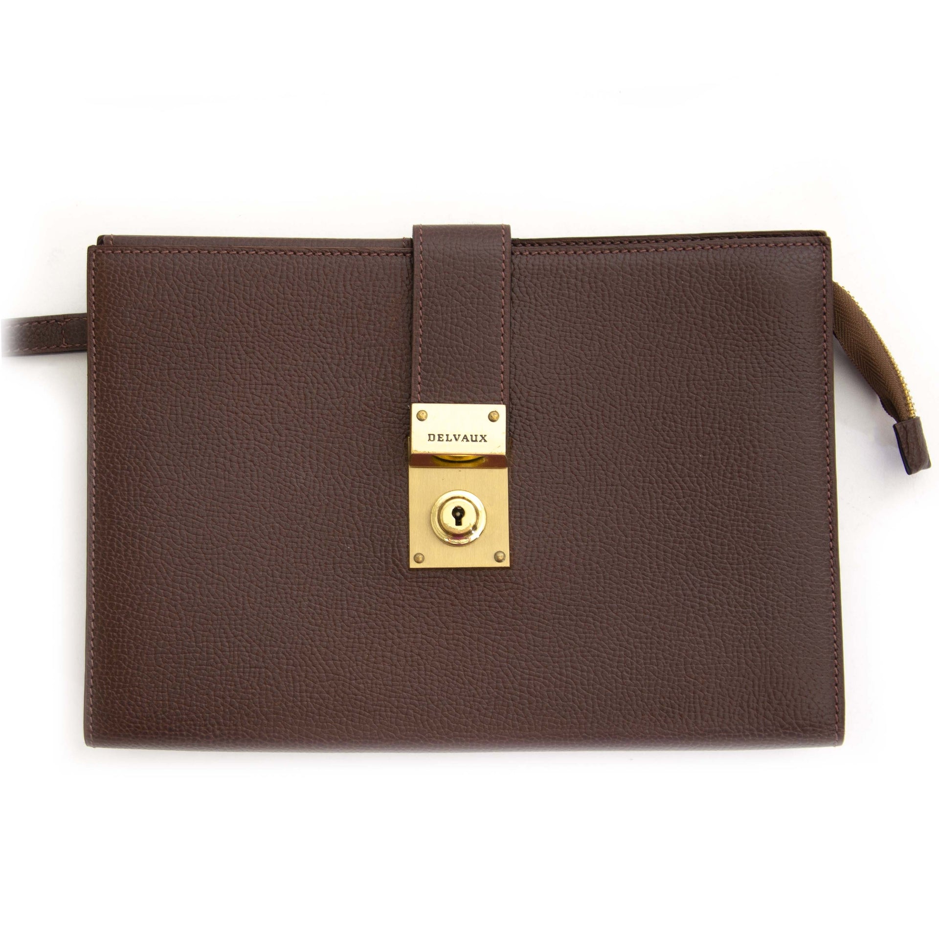Buy this authentic second hand vintage Delvaux Dark Brown Pochette at online webshop LabelLOV. Safe and secure shopping. Koop authentieke tweedehands vintage Delvaux Dark Brown Pochette bij online webshop LabelLOV.