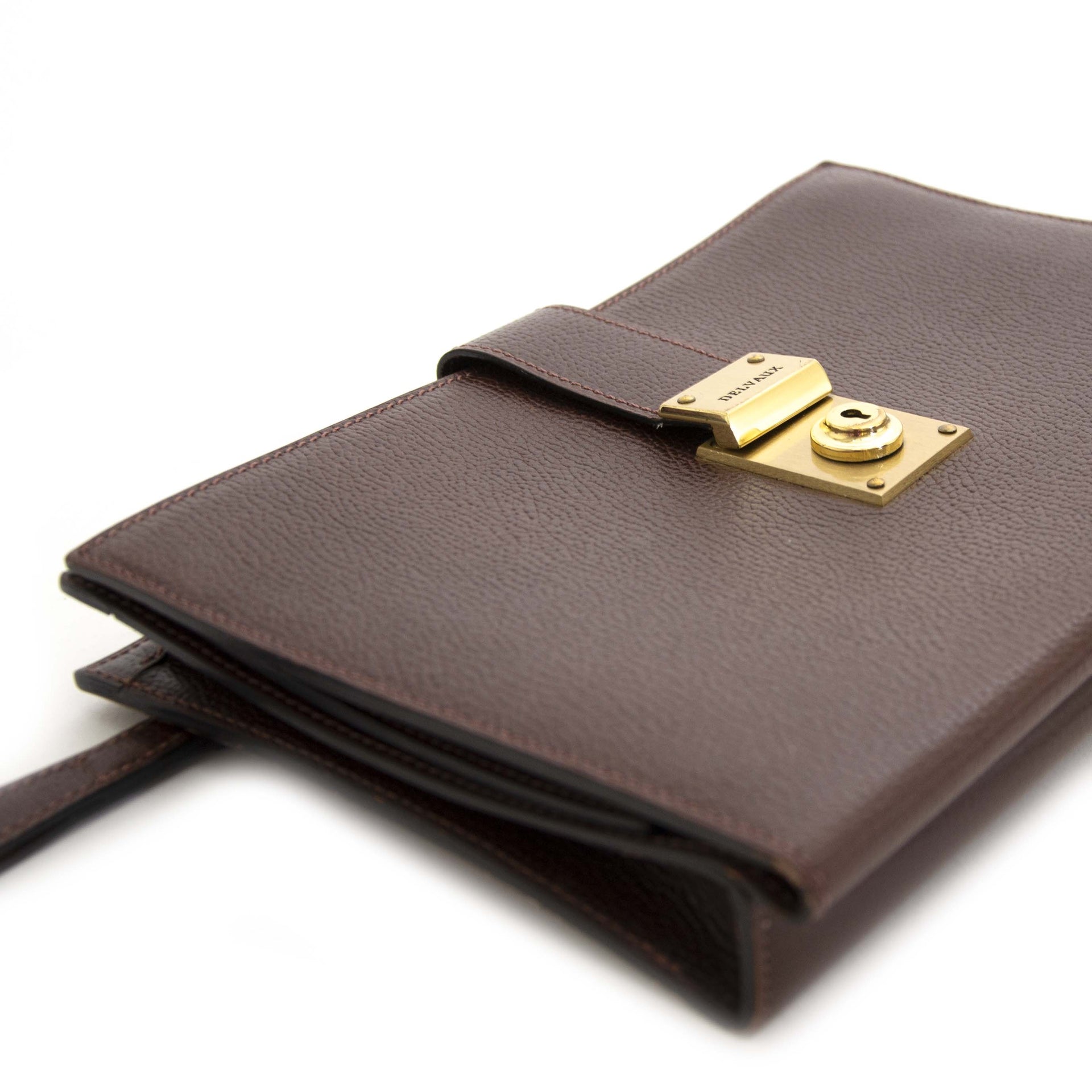 Koop authentieke tweedehands vintage Delvaux Dark Brown Pochette bij online webshop LabelLOV.