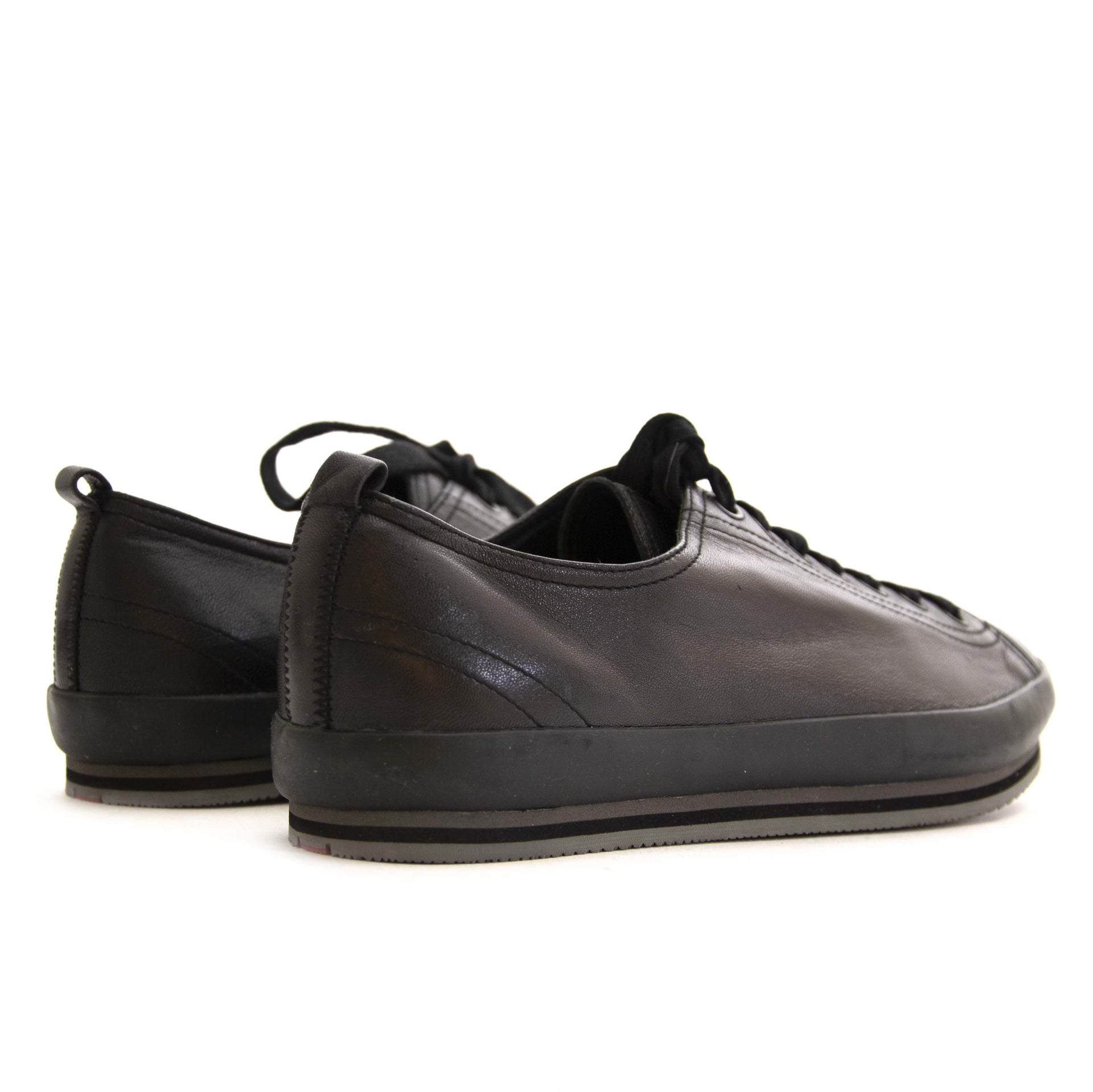 Prada Sneakers Men Black - Size 42. Buy and sell your Prada Sneakers for the best price at Labellov. Koop en verkoop uw authentieke designer schoenen bij labellov.