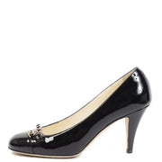 Authentieke Tweedehands Chanel Black Patent Silver Chain Logo Pumps juiste prijs veilig online shoppen luxe merken webshop winkelen Antwerpen België mode fashion