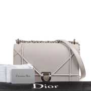 acheter en ligne seconde main Christian Dior Light Grey Diorama Flap Bag