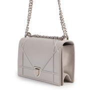 koop online jou tweedehands Christian Dior Light Grey Diorama Flap Bag