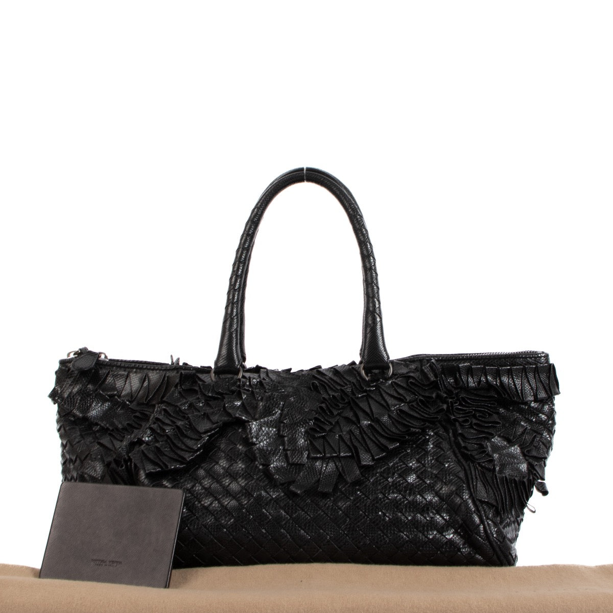 shop 100% authentic second hand Bottega Veneta Black Intrecciato Karung Chantilly on Labellov.com