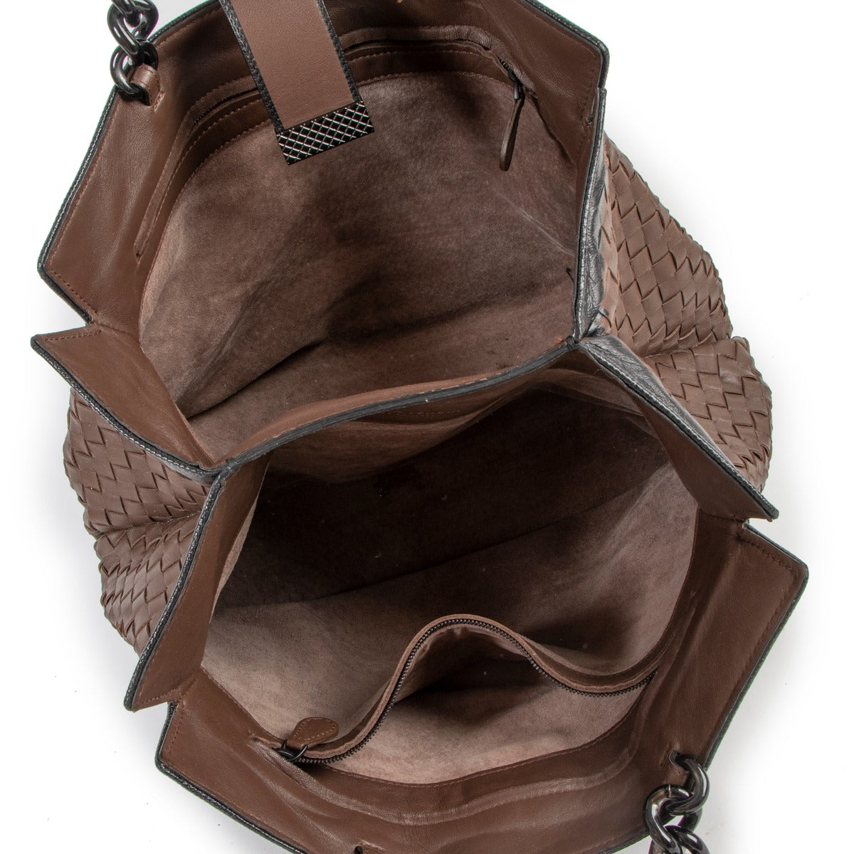 Shop now for your pre-loved, 100% authentic Bottega Veneta bags, at Labellov.