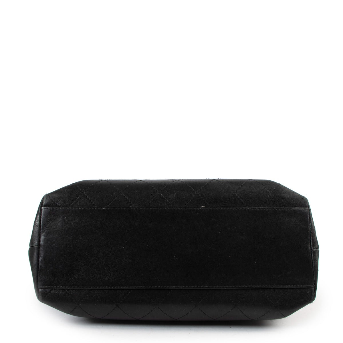 Shop now for your pre-loved vintage designer luxury 100% authentic Chanel bags, at Labellov.