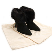 Jimmy Choo Black Pointed-Toe Fur Ankle Boots - Size 36,5. Now for sale at labellov.com for the best price. Op zoek naar Jimmy Choo ankle boots? Nu te koop bij labellov.com tegen de beste prijs.