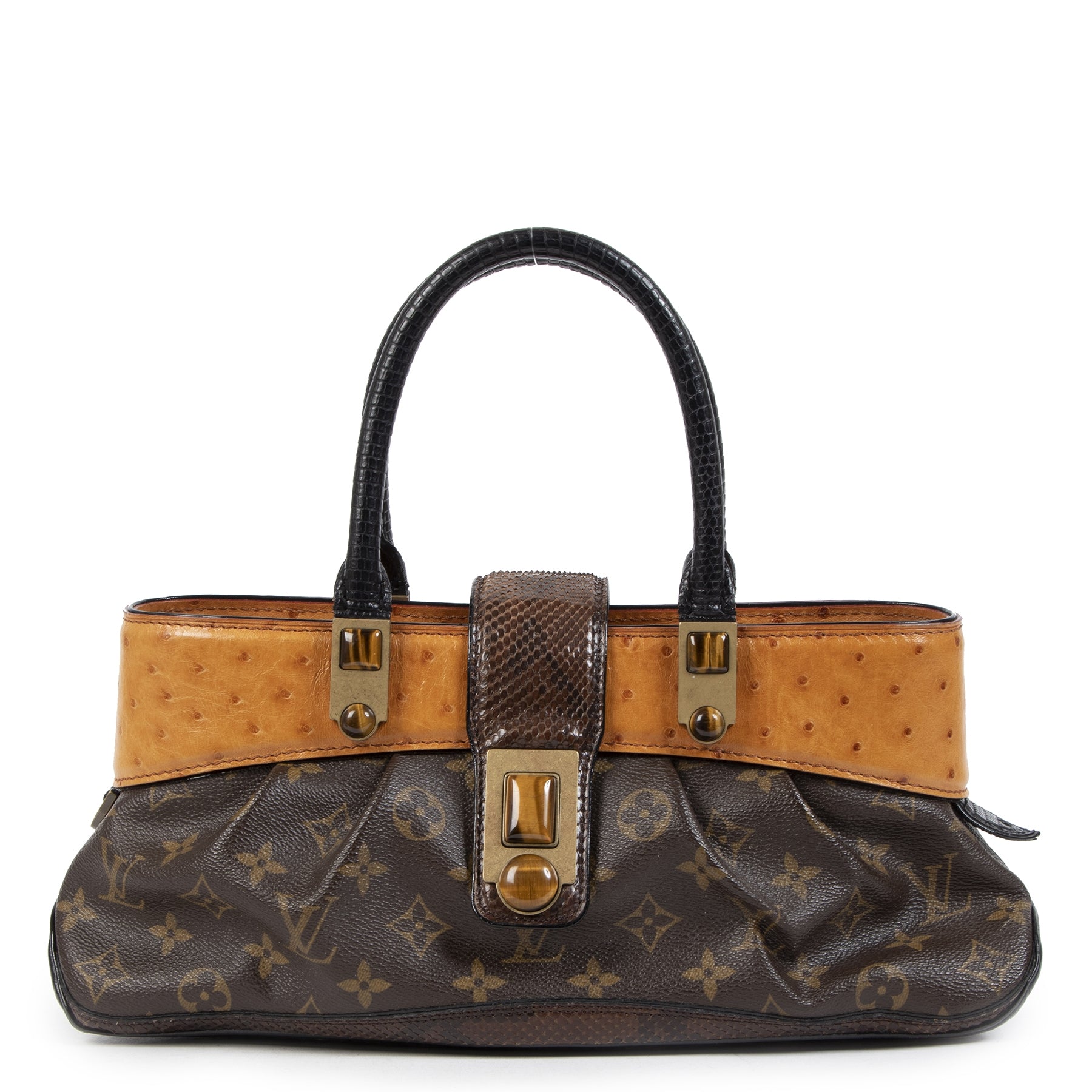 Buy authentic secondhand Louis Vuitton bags at the right price at LabelLOV vintage webshop.
