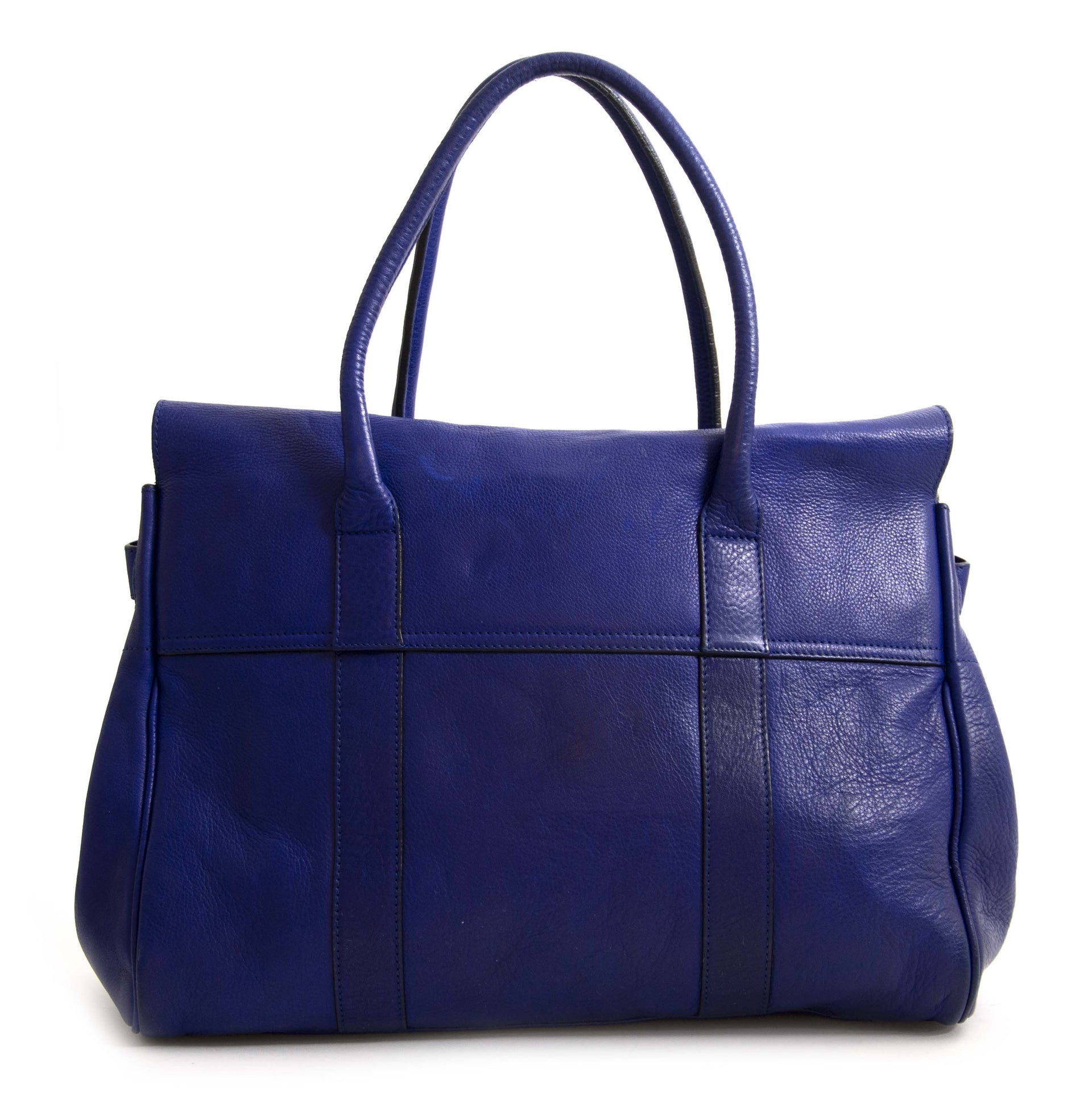 Mulberry Bayswater Electric Blue Soft Matte Leather. Buy authentic secondhand Mulberry bags at the right price at LabelLOV vintage webshop. Safe and secure online shopping. Koop authentieke tweedehands Mulberry tassen met de juiste prijst bij LabelLOV.