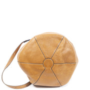 Authentieke Tweedehands Delvaux Camel Bucket Bag juiste prijs veilig online shoppen luxe merken webshop winkelen Antwerpen België mode fashion