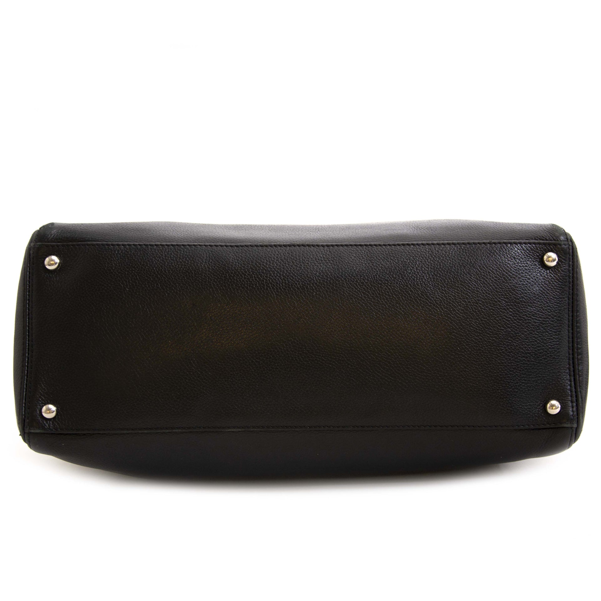 Chanel Black Deerskin Cerf Executive Shopper Tote. Buy authentic secondhand Chanel shopper tote at the right price at LabelLOV, safe and secure online shopping. Koop authentieke tweedehands Chanel tassen aan de juiste prijs bij LabelLOV.