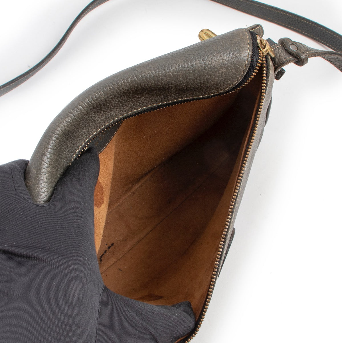 Shop now for your pre-loved, 100% authentic Delveaux Grey Grained Leather Macao crossbody Bag at Labellov in Antwerp