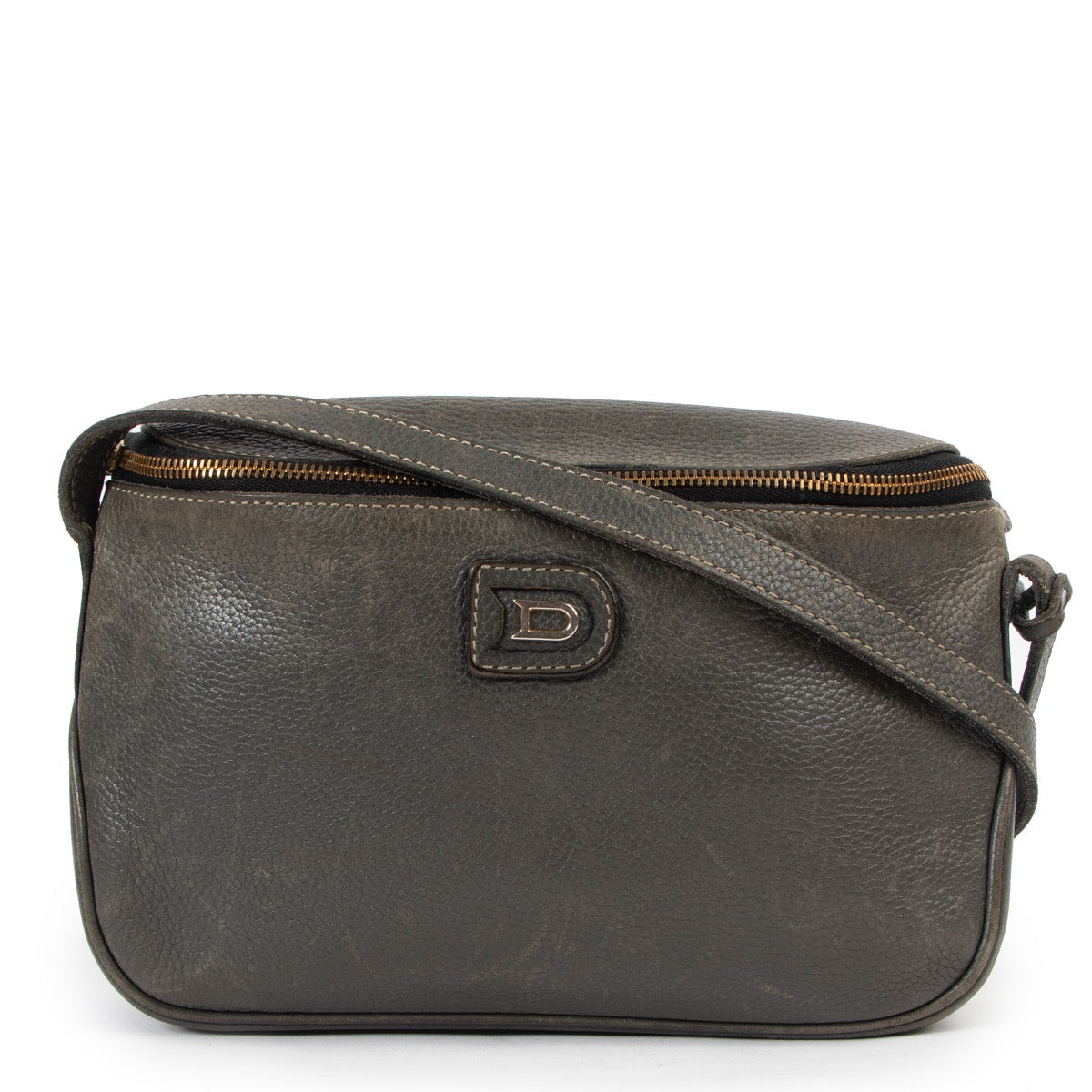 Shop now for your pre-loved, 100% authentic Delveaux Grey Grained Leather Macao crossbody Bag at Labellov in Antwerp