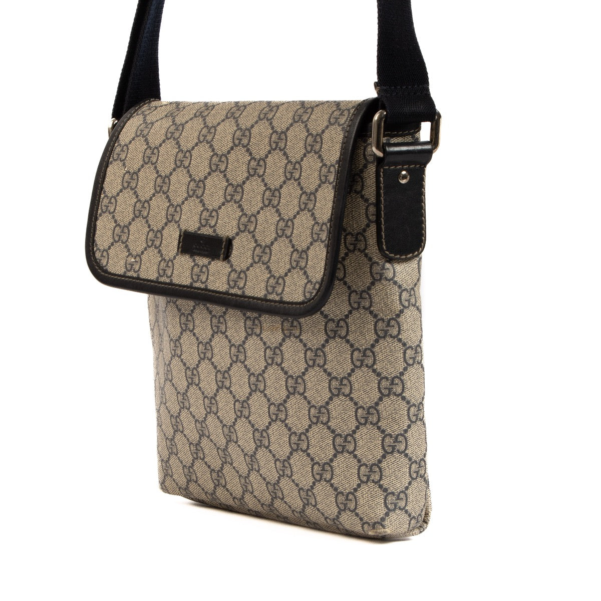 Shop 100% authentic second-hand Gucci Blue GG Supreme Messenger Bag at Labellov.com