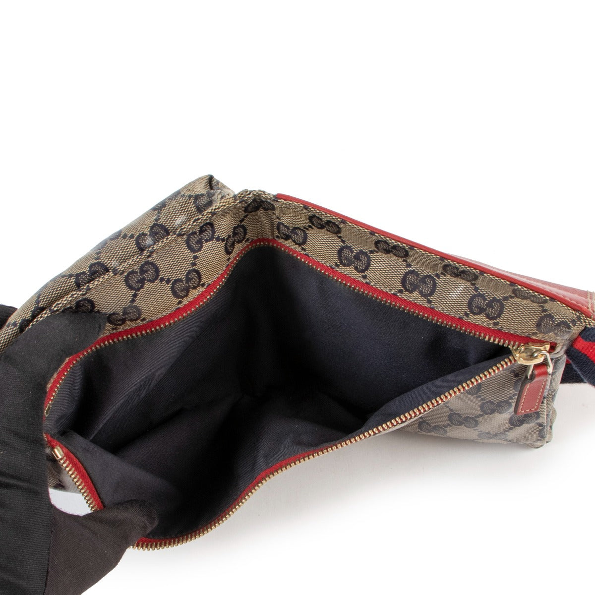 Shop safe online at Labellov in Antwerp this 100% authentic vintage second hand Gucci Monogram Crossbody Belt Bag