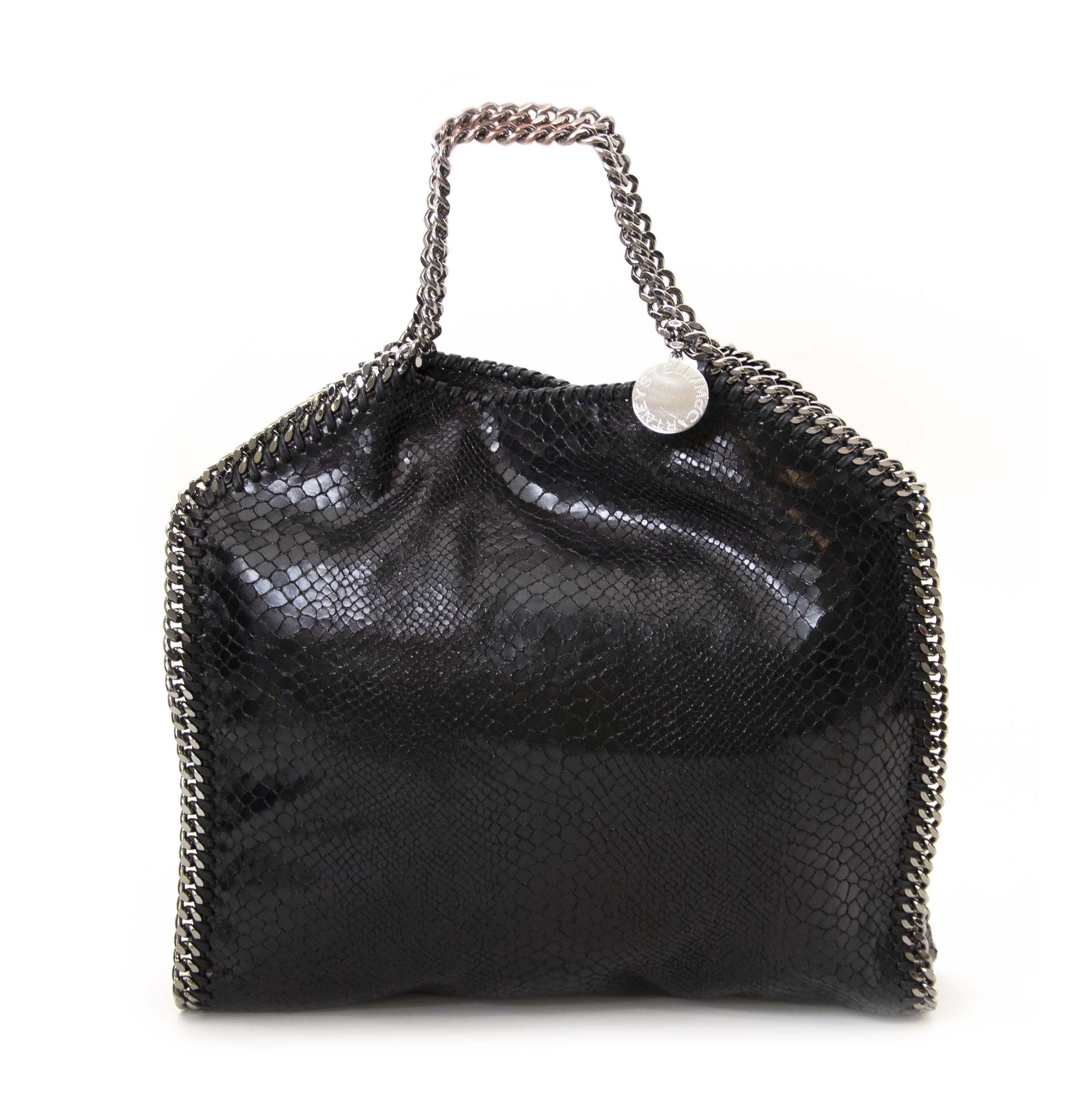 Stella McCartney Black Falabella Fold Over Small Tote. Buy authentic secondhand Stella McCartney Falabella bag online. Safe payment. Koop tweedehands handtas op de webshop van Labellov. Veilige betaling.