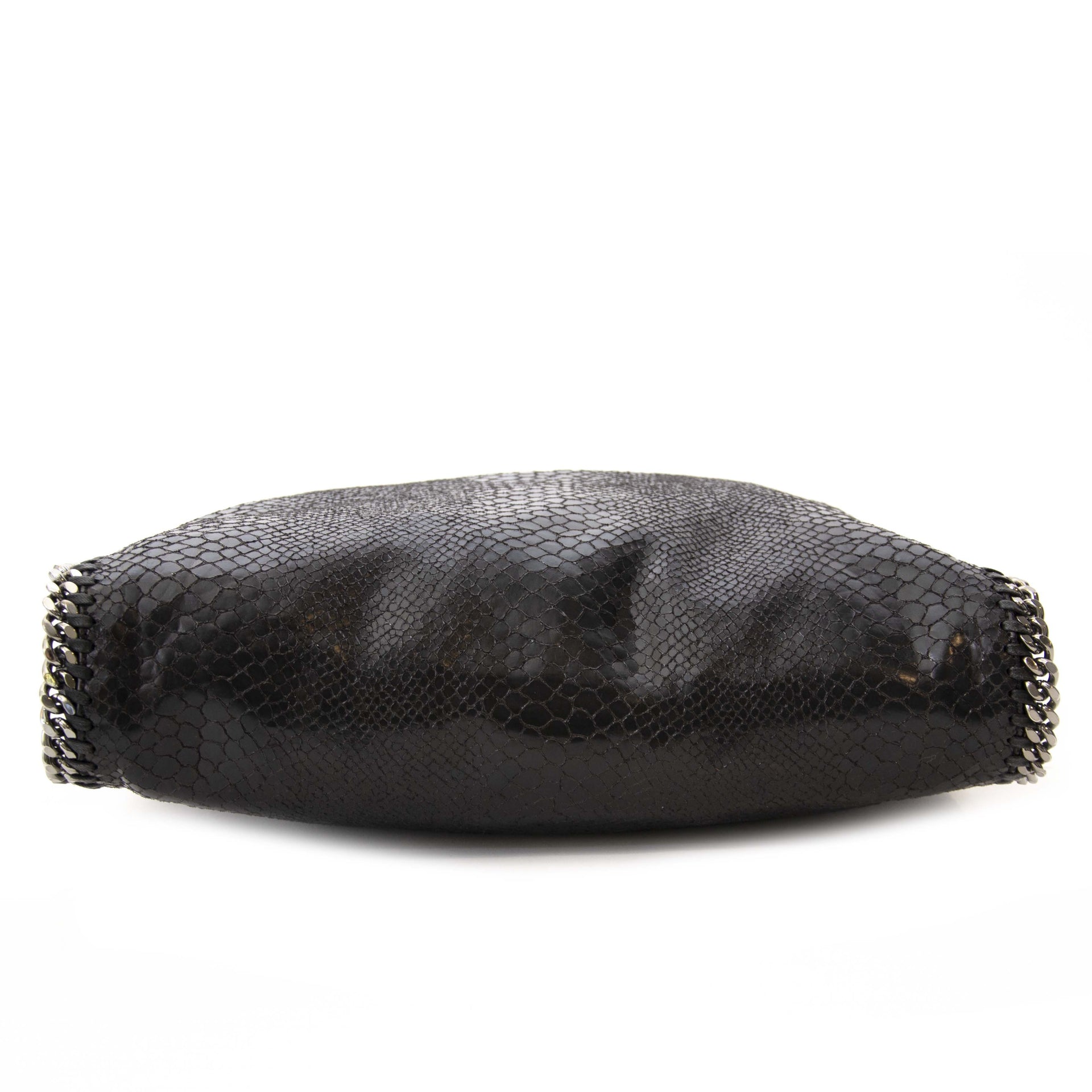 Stella McCartney Black Falabella Fold Over Small Tote. Buy authentic secondhand Stella McCartney Falabella bag online. Safe payment. Koop tweedehands handtas op de webshop van Labellov. Veilige betaling.