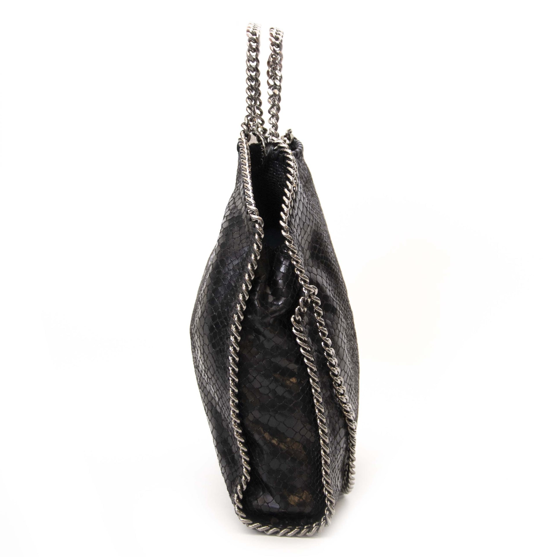 Stella McCartney Black Falabella Fold Over Small Tote. Buy authentic secondhand Stella McCartney Falabella bag online. Safe payment. Koop tweedehands handtas op de webshop van Labellov. Veilige betaling.