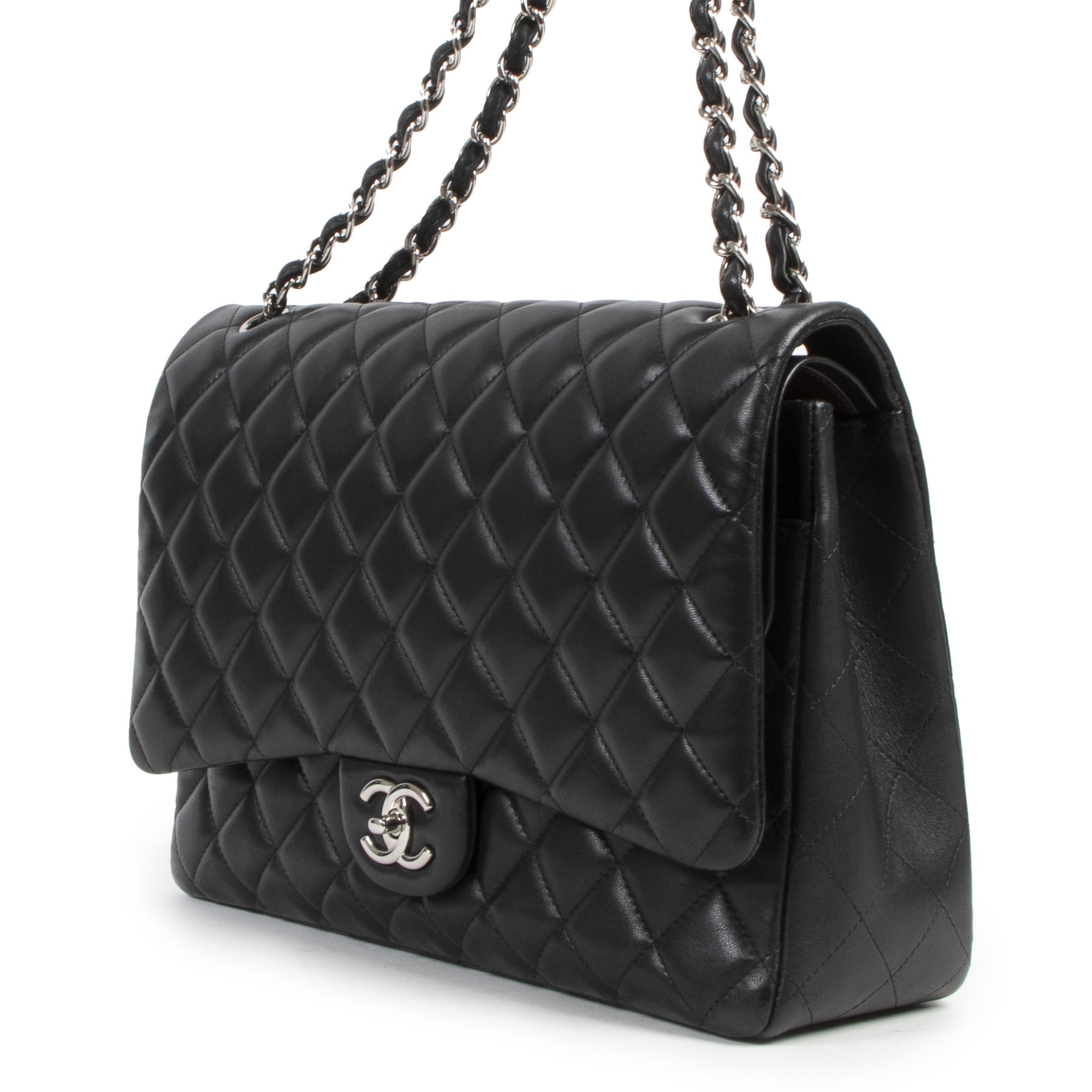 Chanel Black Lambskin Classic Flapbag Maxi PHW a un bon prix en toute sécurité chez Labellov boutique en ligne Anvers
