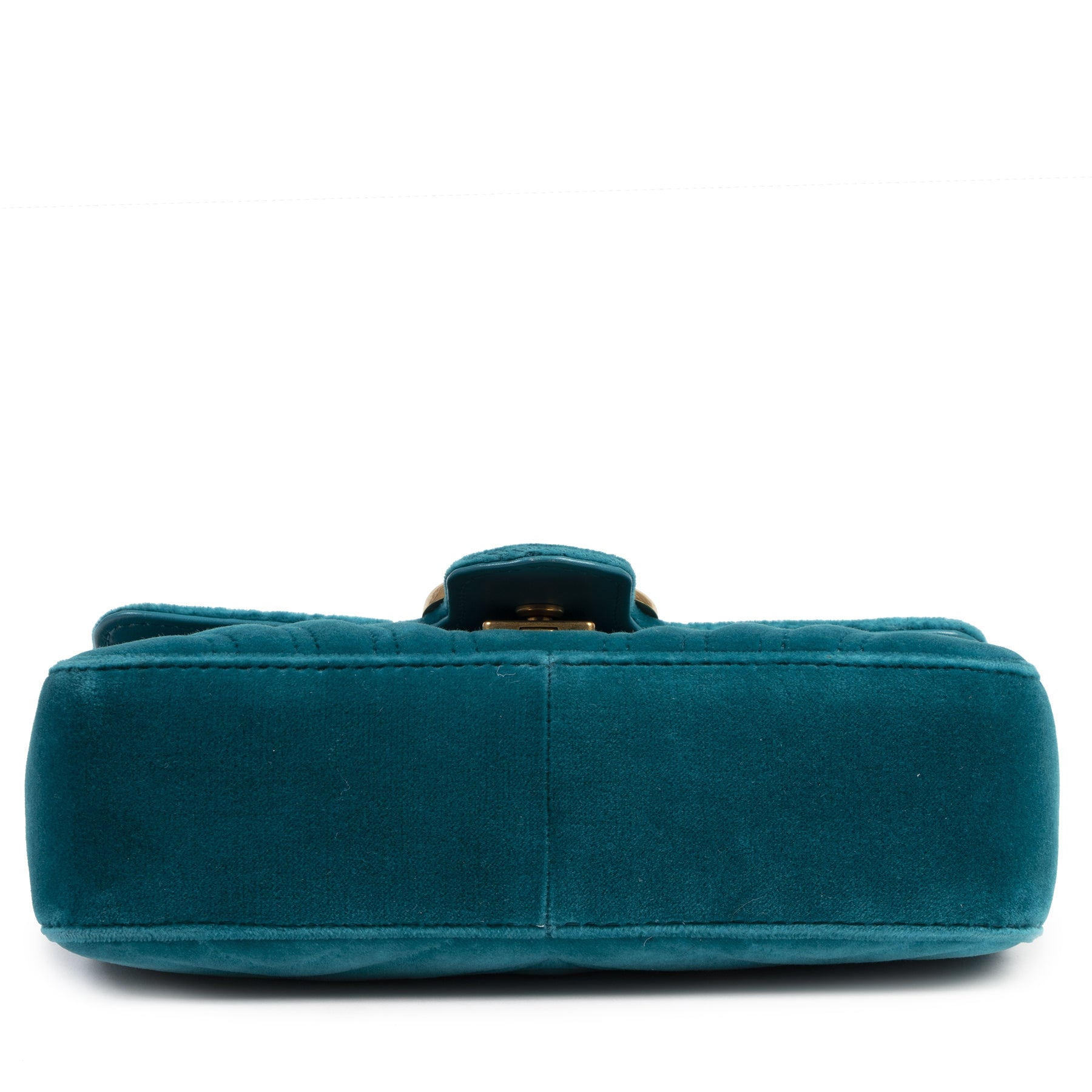 We buy and sell your authentic Gucci GG Marmont Mini Velvet Shoulder Bag for the best price