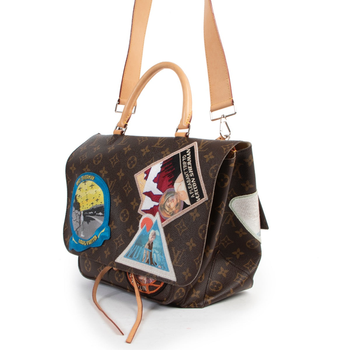 Shop safe online 100% authentic second hand Louis Vuitton Monogram Limited Edition Cindy Sherman Messenger Shoulder Bag in very good condition at the right price at Labellov in Antwerp.