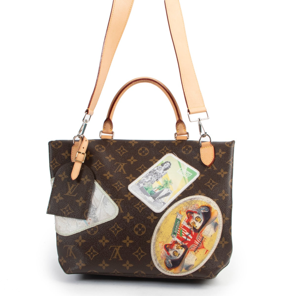 Shop safe online 100% authentic second hand Louis Vuitton Monogram Limited Edition Cindy Sherman Messenger Shoulder Bag in very good condition at the right price at Labellov in Antwerp.