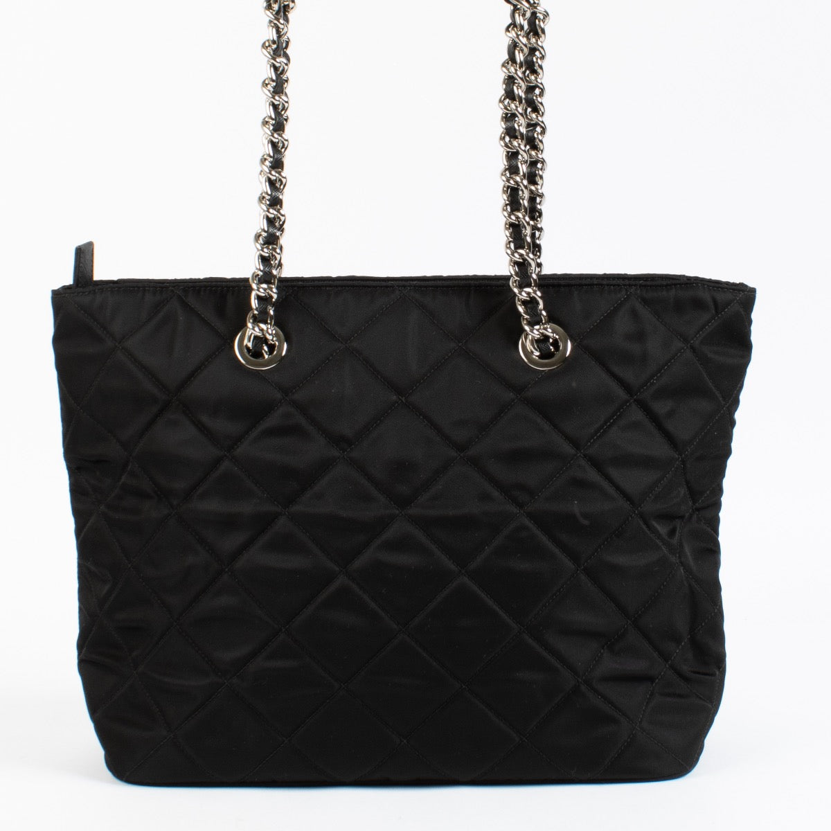 Shop 100% authentic second hand Prada Black Nylon Quilted Tote on Labellov.com