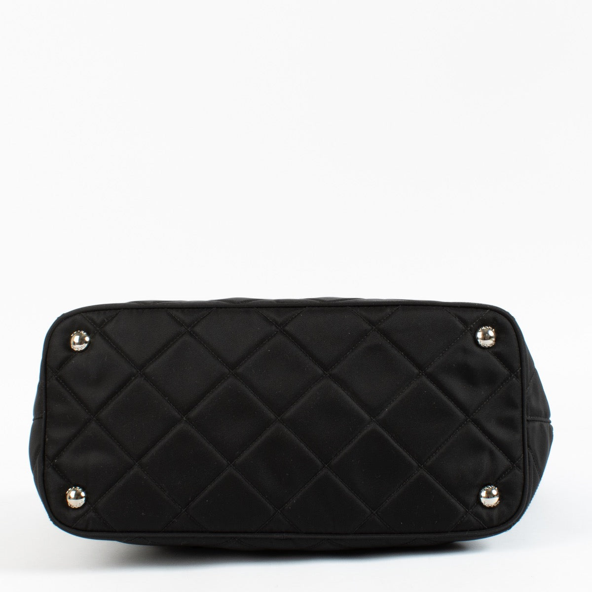 Shop 100% authentic second hand Prada Black Nylon Quilted Tote on Labellov.com