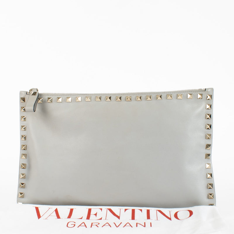 Authentic Second Hand Valentino Garavani Grey Rockstud Clutch on Labellov.com