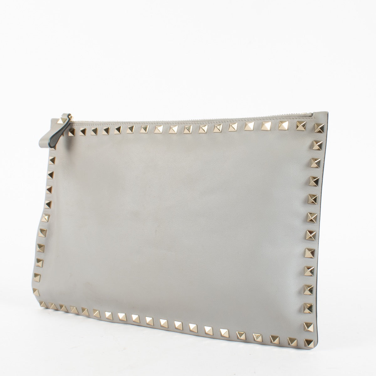 Authentic Second Hand Valentino Garavani Grey Rockstud Clutch on Labellov.com