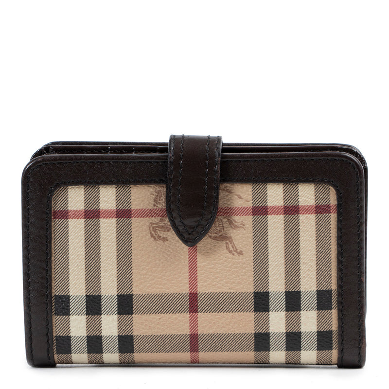 Burberry Beige Check Wallet for the best price at Labellov secondhand luxury in Antwerp Belgium.