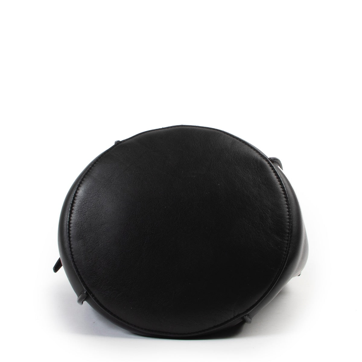 Shop safe online at Labellov in Antwerp this 100% authentic second hand Céline Black Leather Bucket Shoulder Bag