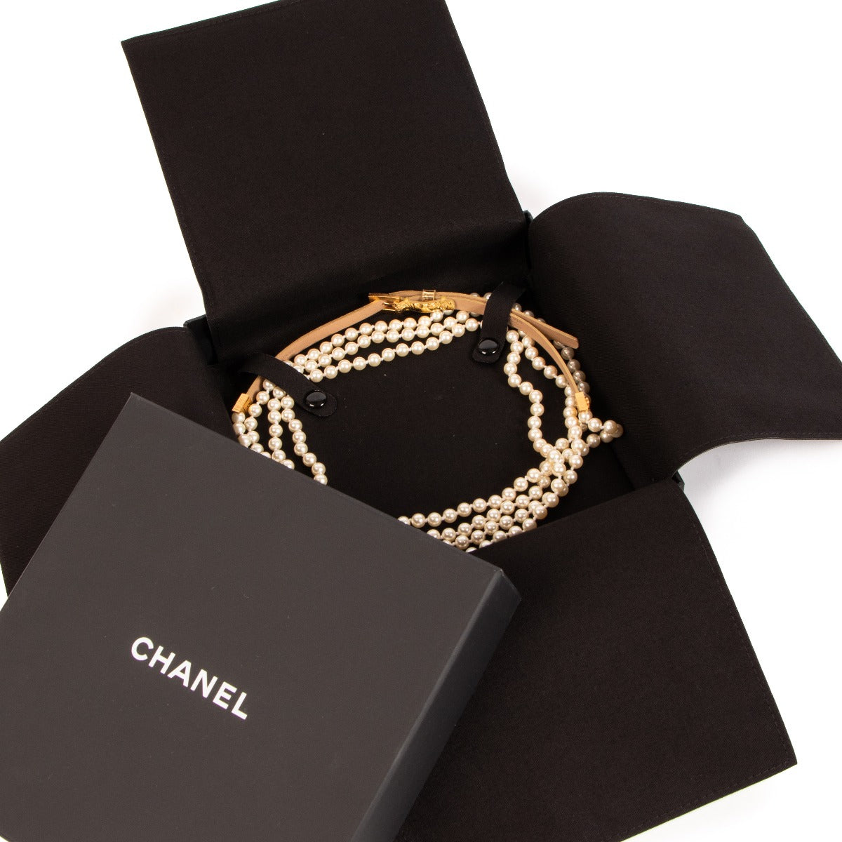 Chanel 13C White Faux Pearl Belt